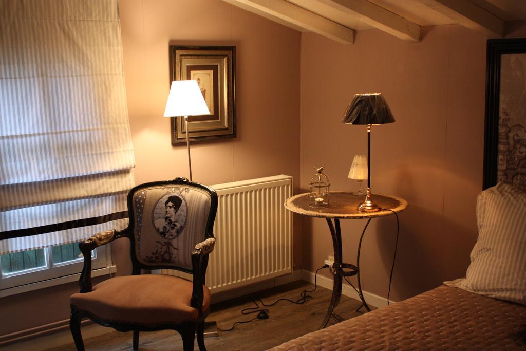 Le Domaine De La Lezardiere B&B Espiet Room photo